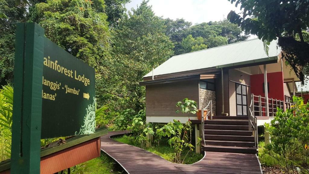 Готель Mulu National Park Екстер'єр фото